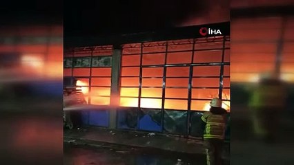 Mobilya imalathanesi alevlere teslim oldu