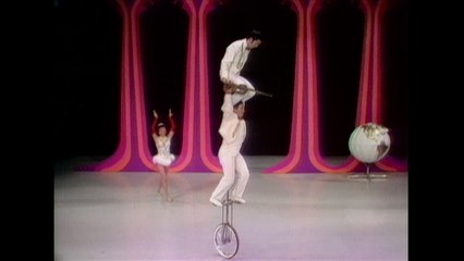 The  Goetchis - Bicycle Act With Violin (Live On The Ed Sullivan Show, October 6, 1968)