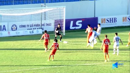Bình luận Fun - Những pha xử lý -đi vào lòng đất- của thủ môn V.League  - NEXT SPORTS
