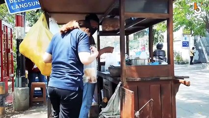 PESUGIHAN DALAM DUNIA BISNIS AGAR USAHA CEPAT LARIS