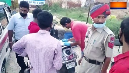 ਪੁਲਿਸ ਨਾਕਿਆ ਤੇ ਹੋਣ ਲੱਗਿਆ ਆਹ ਕੰਮ, ਲੋਕਾਂ ਨੂੰ ਫੜ ਦੇਖੋ ਕੀ ਕੀਤਾ ਜਾ ਰਿਹਾ