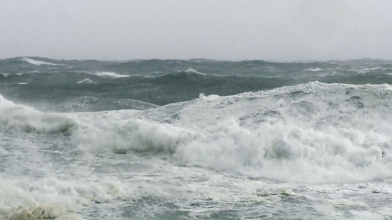[더뉴스-더인터뷰] 10호 태풍 하이선 북상...'역대급 비바람' 몰고 오나? / YTN