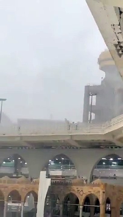 khana kaba rain2