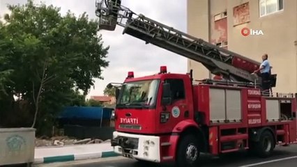 Ahşap bina alev alev yandı