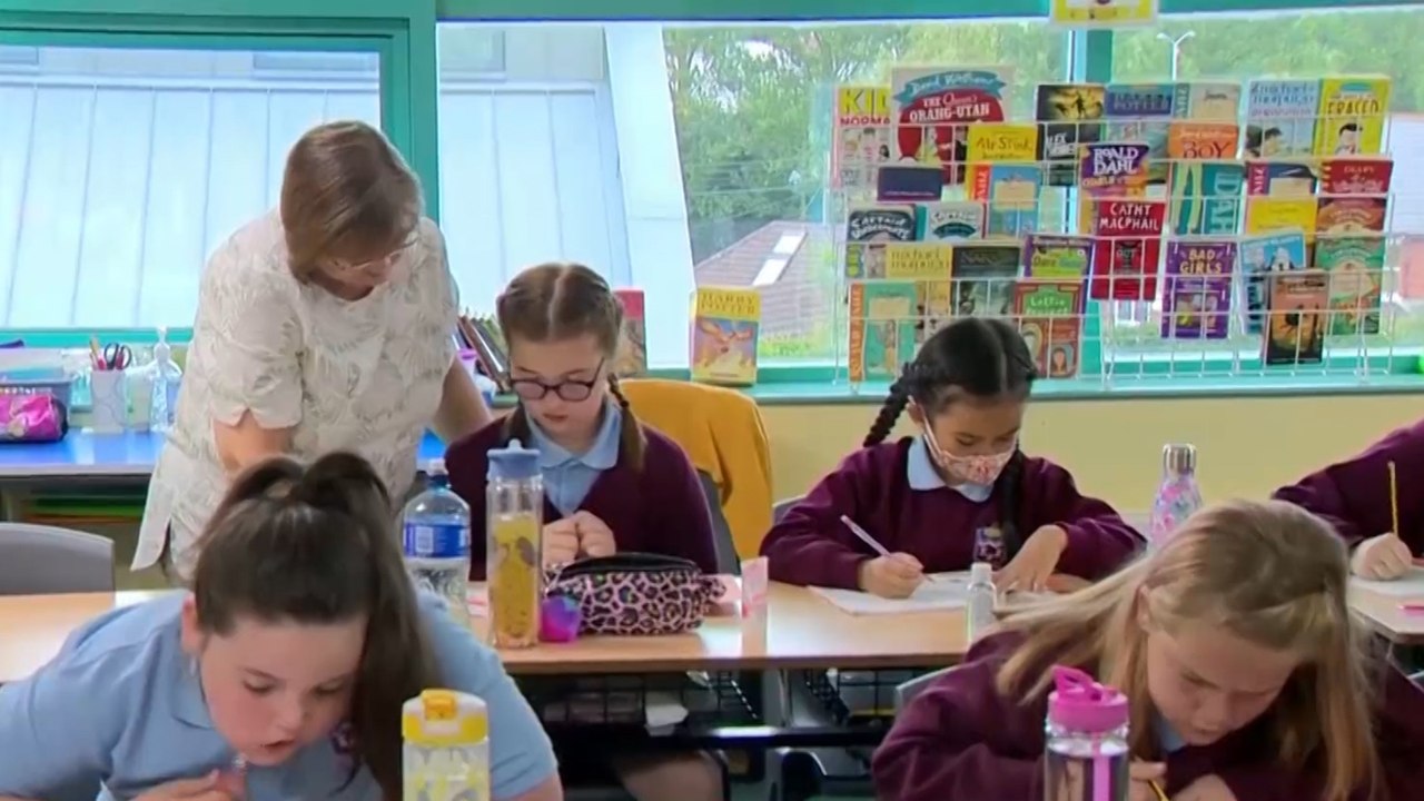 بعد إغلاق استمر 6 أشهر بسبب كورونا.. بريطانيا تقرر إعادة فتح المدارس