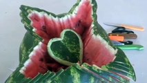 Le togolais Edem Koffi Assignon fait des créations avec des fruits doingbuzz.com