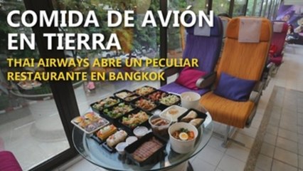 Comida de avión servida en tierra en Tailandia