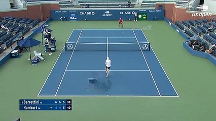 US Open : un passing depuis les panneaux publicitaires pour Matteo Berrettini