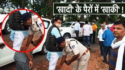 वर्दी में टीआई ने छुए मंत्री के पैर