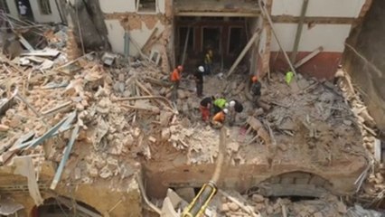 Rescatistas encuentran posible signo de vida tras un mes explosión en Beirut