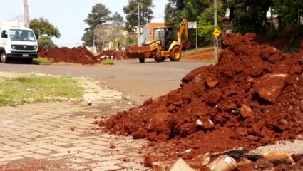 Obras interditam trecho da Avenida Piquiri, na região do São Cristóvão
