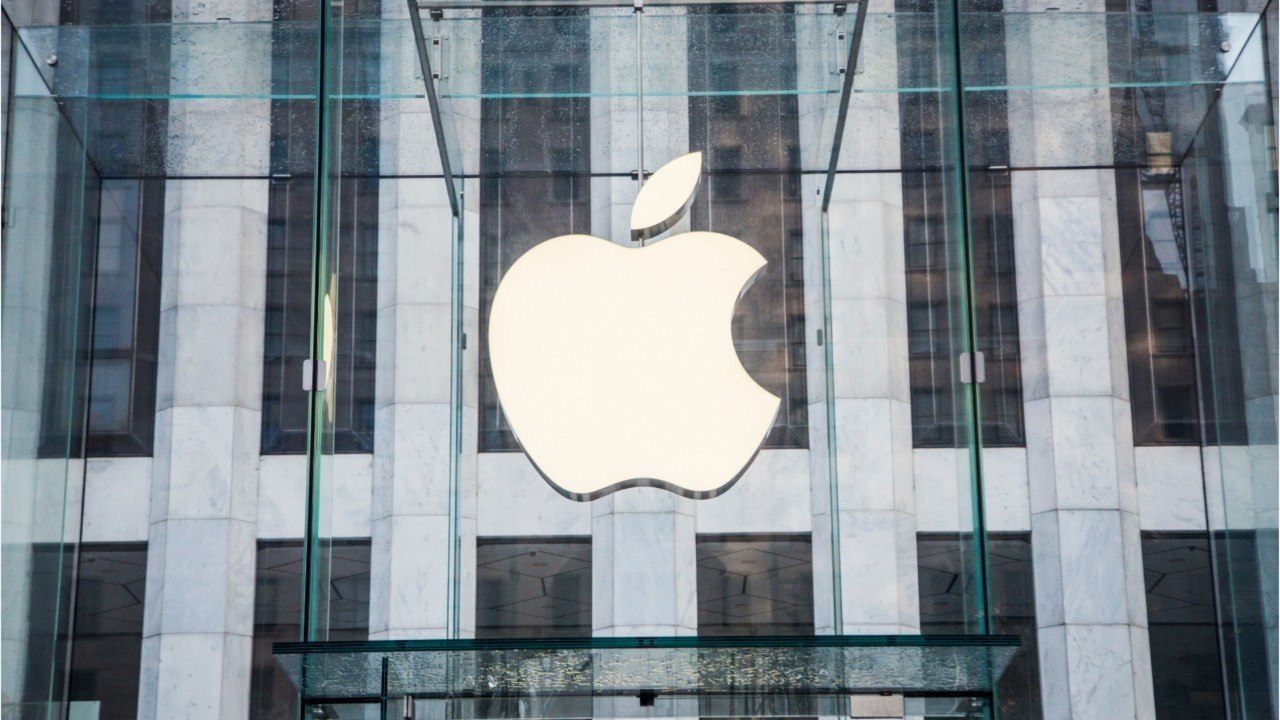 Buffett's Apple Stake Drops By $19-Billion