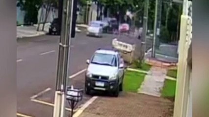 Polícia Civil procura testemunha de acidente em que duas pessoas morreram na Rua Minas Gerais