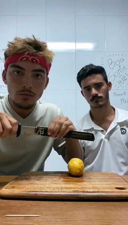 Man Shows Off His Exceptionally Fast Abilities