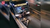 Bekçilerden kaçan şahıs metrobüs yoluna atladı
