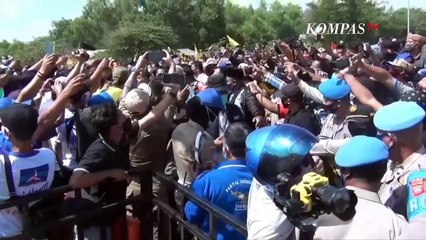 Pendaftaran Pilkada Karawang Picu Kerumunan Orang
