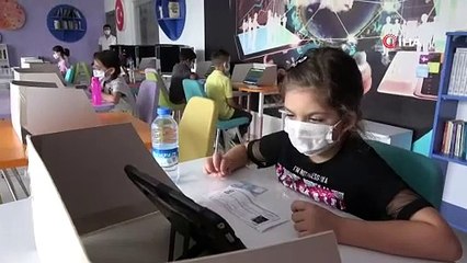 Koronavirüs önlemleri altında ilk sınavlarına girdiler