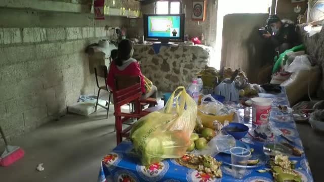 La televisión mexicana ofrece programas educativos para formar a los niños confinados