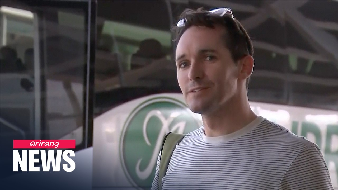 Last two journalists working for Australian media flown out of China