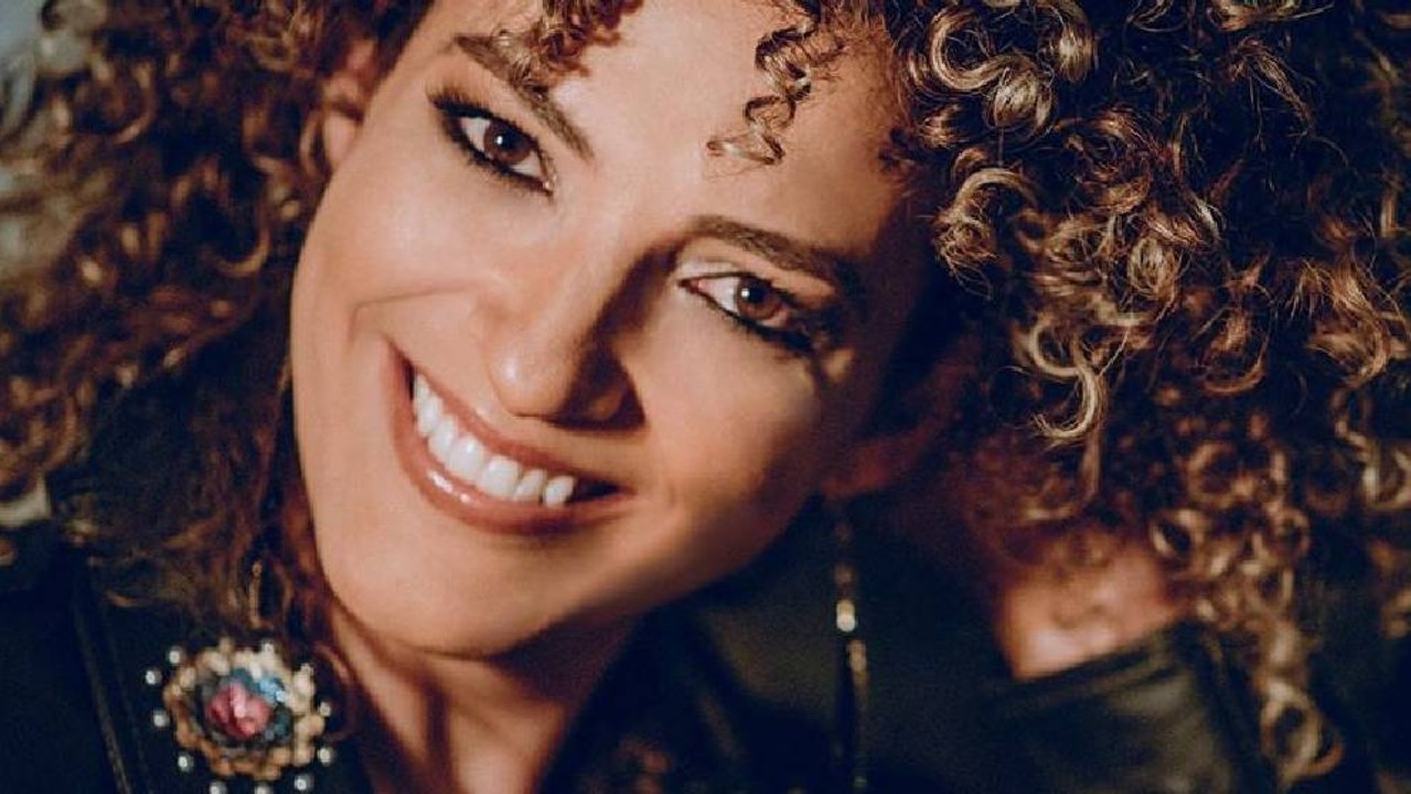 Inés Gaviria con “Dime Corazón”