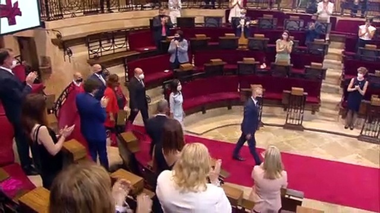 Urkullu toma posesión de su cargo como Lehendakari tras jurar ante el Árbol de Gernika