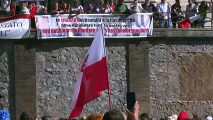 Protesto em Roma contra máscaras e vacinas