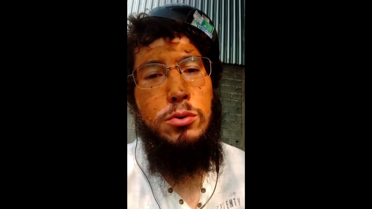 Alexandre Insultando Alexandre Com o Que Ele Escuta Nas Redondezas