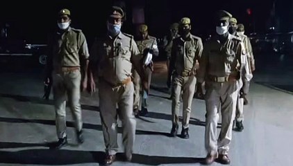 शहर का निरीक्षण करने निकली पुलिस