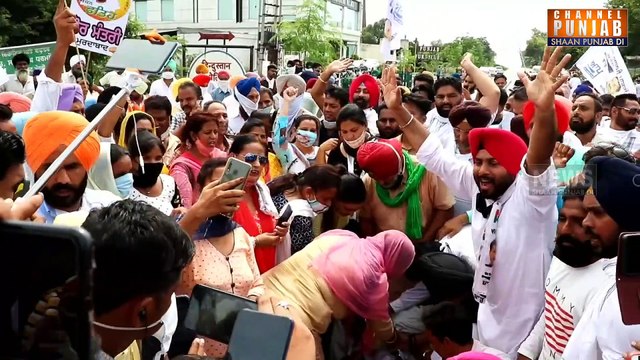 ਆਹ ਮਹਿਲਾ ਤਿੰਨ ਮਿੰਟ ਦੀ ਵੀਡੀਓ 'ਚ ਬਾਦਲਾਂ ਦੀ ਠੋਕ ਗਈ ਮੰਜੀ | Badal | Viral News | Channel Punjab