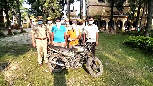 शाहजहांपुर: 25 हजार का इनामी बदमाश गिरफ्तार