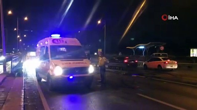 Direksiyon hakimiyetini kaybetti, karşı şeride uçtu, 3 araç birbirine girdi