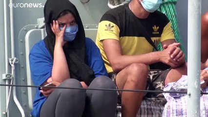 Lampedusa: oltre 800 migranti trasferiti sulla nave quarantena