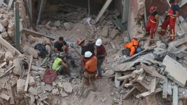 Rescatistas chilenos descartan signos de vida en edificio derruido en Beirut