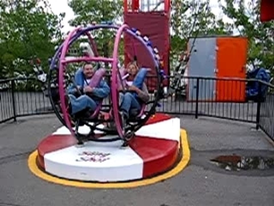La Ronde 2007 manege Sling-Shot a Montreal