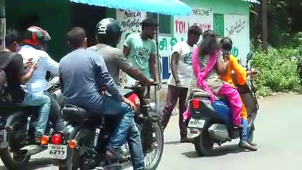 ஏற்காடு மலையடிவாரத்தில் இ பாஸின்றி குவிந்த மக்கள் - வீடியோ