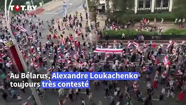 Bélarus: des dizaines de milliers de manifestants malgré la réponse policière