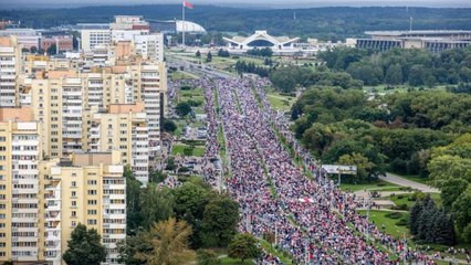 Belarus protesters continue pressure on Lukashenko with new march