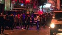 Beyoğlu'nda pazarcılar eylem yaparak yol kapattı