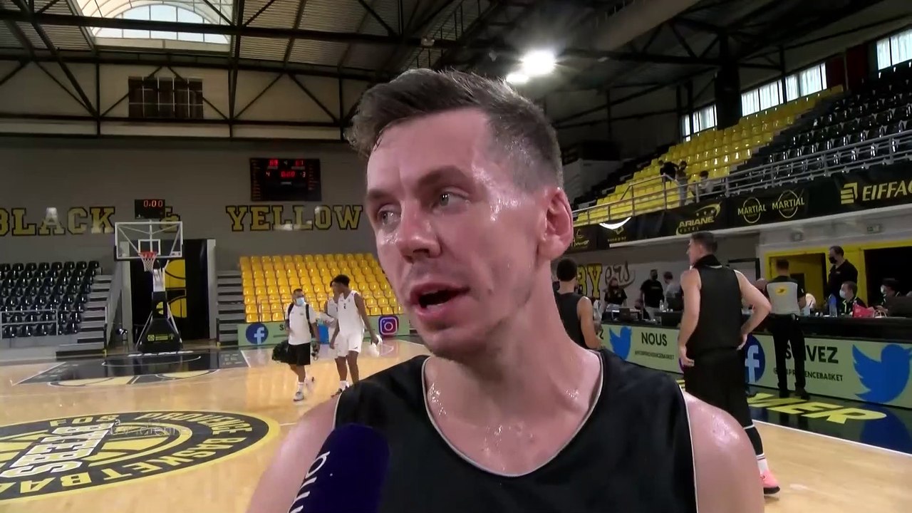 Edouard Choquet capitaine de Fos Provence Basket après la victoire contre Antibes