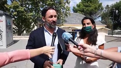 Abascal señala a Sánchez y sus palmeros como los culpables de la 'invasión mena': "Viven cómodamente protegidos en sus mansiones"