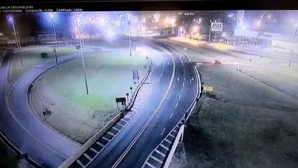 Download Video: Câmera flagra colisão entre veículos na BR-277; Motorista foi preso por embriaguez