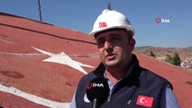 43 ilin geçiş noktasında yer alan 600 metrekarelik Türk bayrağı bakıma alındı
