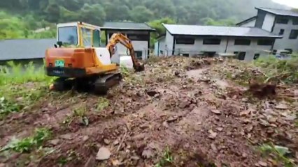 토사 덮치고 다리 끊기고...제보로 본 산사태·침수 피해 현장 / YTN