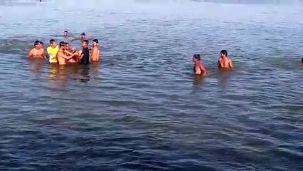 वीडियो देखें...फोटो- बहन के सामने बनास नदी में डूबा भाई