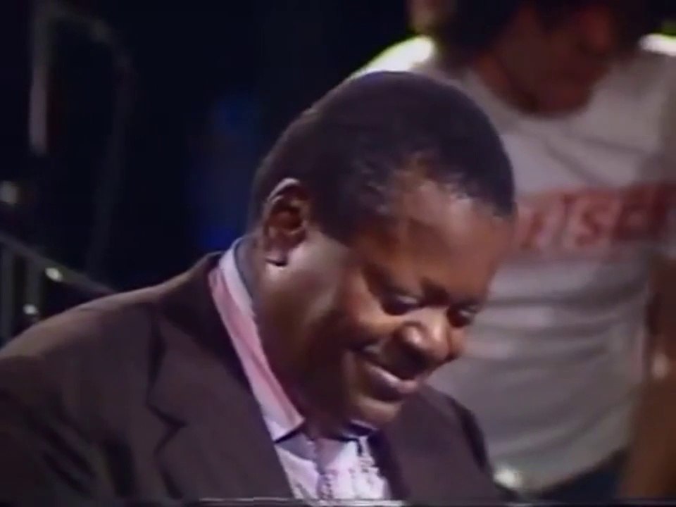 OSCAR PETERSON with NHØ PEDERSEN & RAY BROWN at Montreux 1977 (excerpt, HD)
