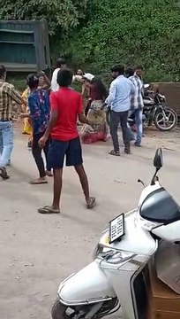 जमीनी विवाद में दो पक्षों के बीच जमकर हुई मारपीट