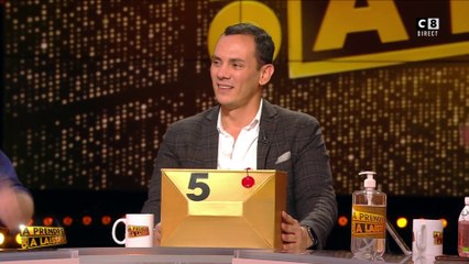 Brice face à la barre de fer dans "À prendre ou à laisser"