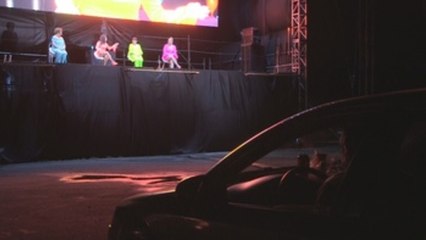 La capital colombiana estrena teatro a cielo abierto para disfrutar desde los automóviles