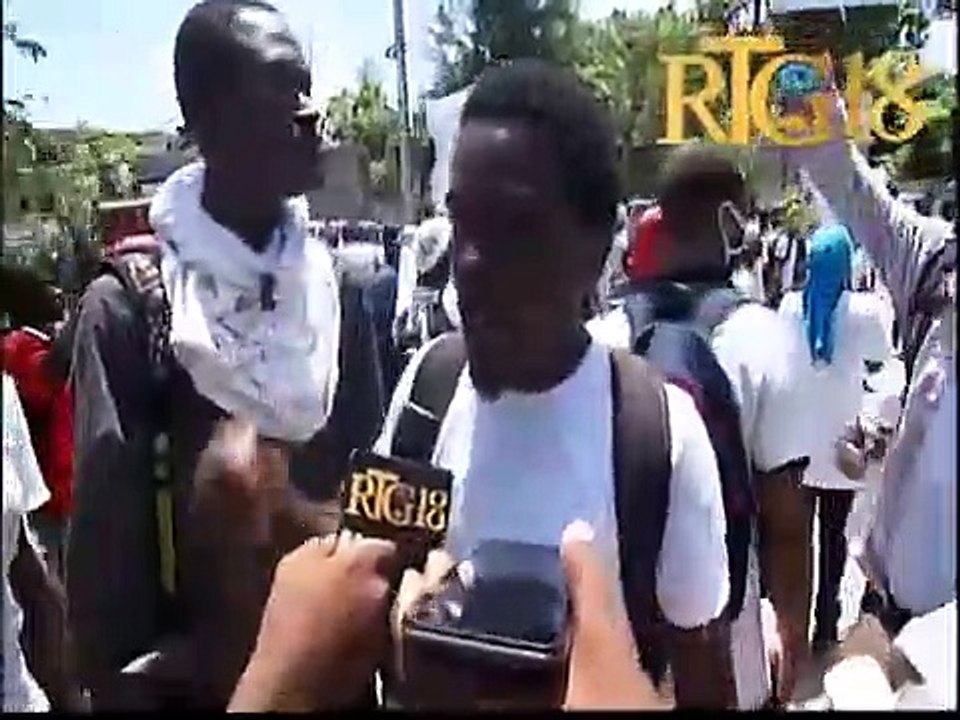 Port-au-Prince.- Etidyan nan fakilte agwonomi leta yo pran lari pou mande jistis pou Samul Mical