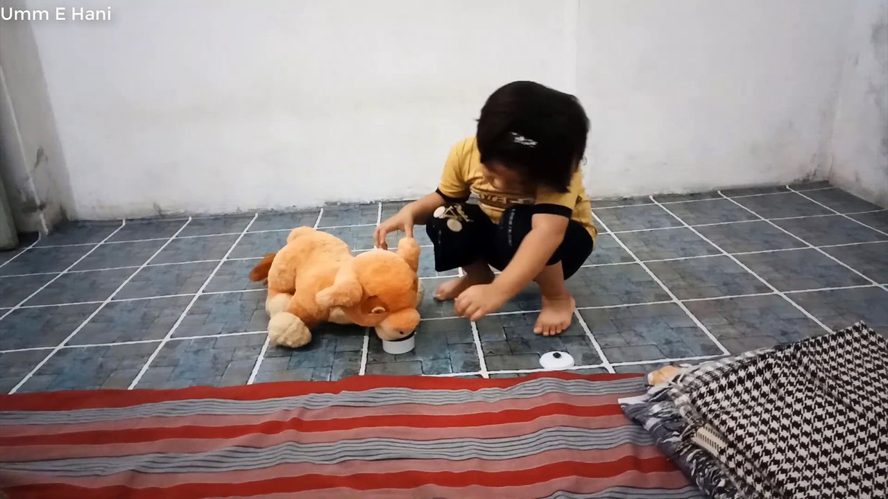 Umm E Hani is playing with toy of Lion || Kids playing with Toys || Umm E Hani || Episode 11